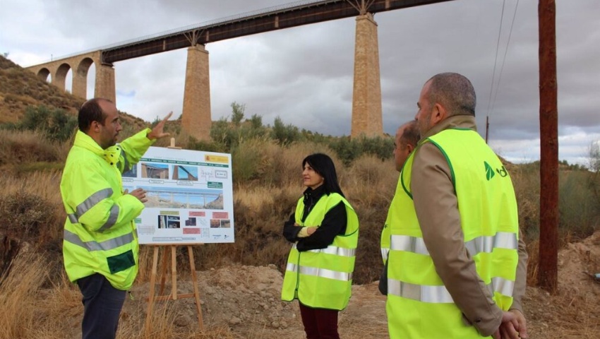 Adif inicia las obras del puente metálico sobre el arroyo Anchurón en Fonelas